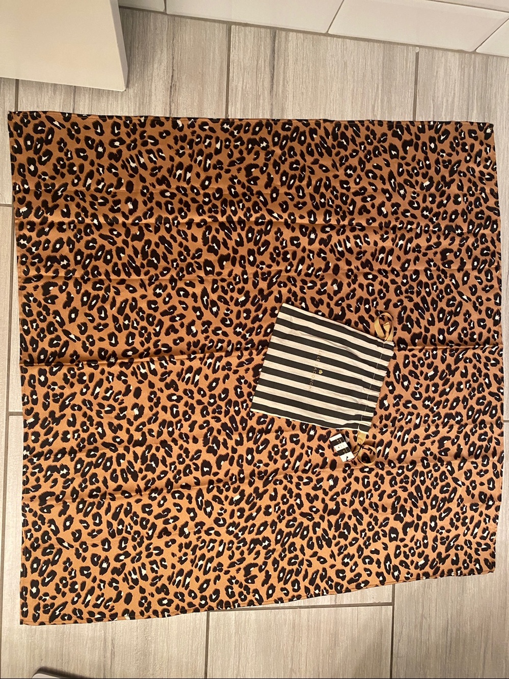 NWT Lele Sadoughi Caramel Leopard square scarf